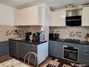 Apartament 4 camere, decomandat, 90 mp utili + 2 balcoane - 