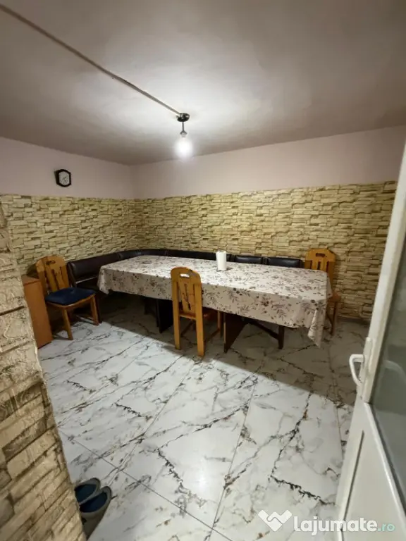 Casa P+1, 6 camere, 200 mp utili, 553 teren, zona Romanesti - Craiova (Dolj)