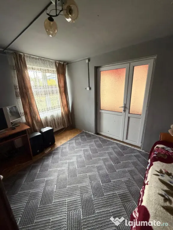 Casa P+1, 6 camere, 200 mp utili, 553 teren, zona Romanesti - Craiova (Dolj)