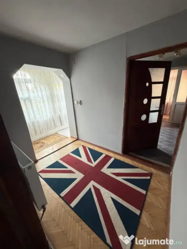 Casa P+1, 6 camere, 200 mp utili, 553 teren, zona Romanesti - Craiova (Dolj)
