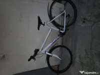 Vând 4 biciclete