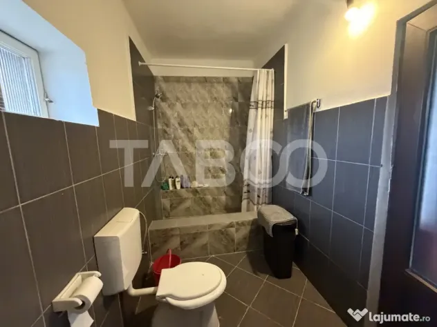 Casa cu potential de investite 8 camere 392 mpu teren 5724 m - Gura Vaii (Brasov)