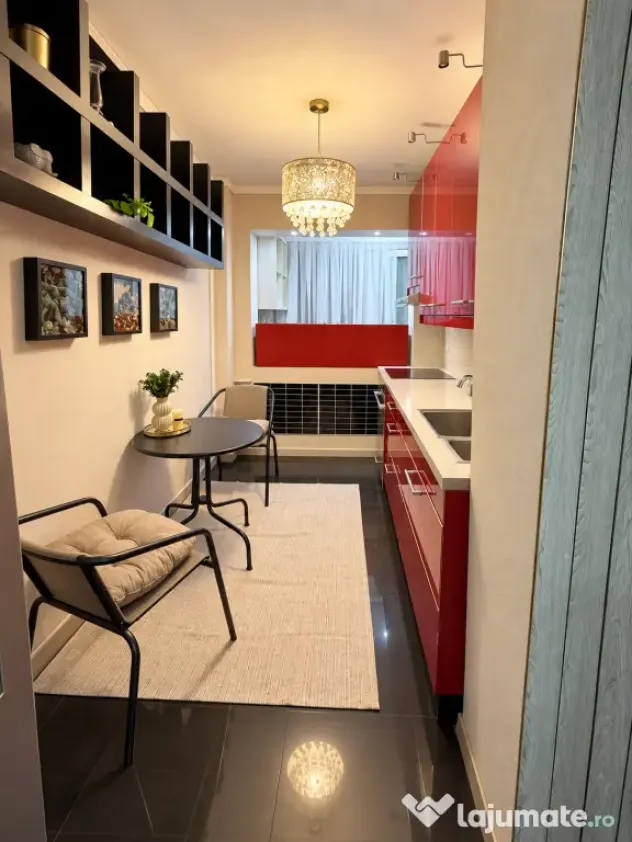 Proprietar închiriez apartament 2 camere renovat utilat complet 65mp