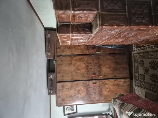 Casă și complex de clădiri în zonă pitorească