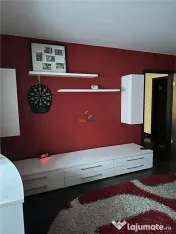 Decomandat cu 3 Camere / 2 Bai Etaj 2 Zona Lunei