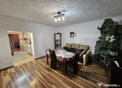 Casă cu 10 camere și teren de 2.046 mp, în zona Pieței d