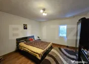 Casă cu 10 camere și teren de 2.046 mp, în zona Pieței d
