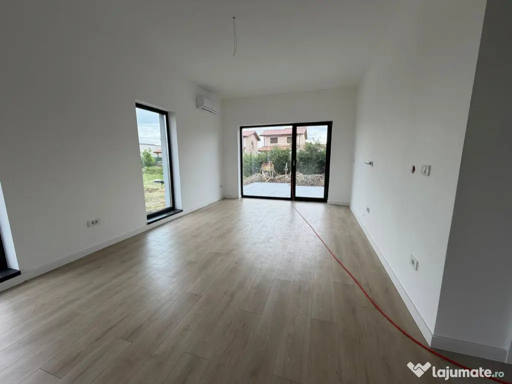 Triplex in Sacalaz | Finisaje premium | 4 camere | Asfalt | - Sacalaz (Timis)