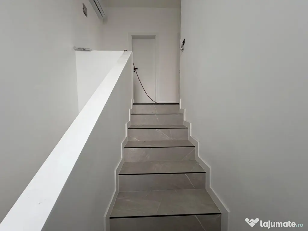 Triplex in Sacalaz | Finisaje premium | 4 camere | Asfalt | - Sacalaz (Timis)