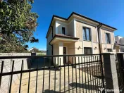 Duplex despartit prin camera tehnica | 4 camere | Toate util 