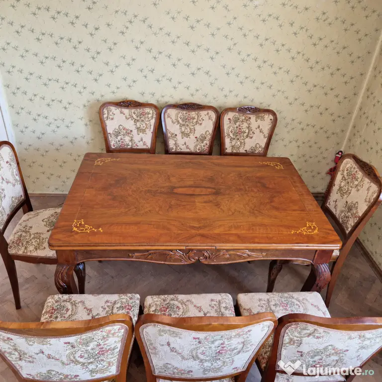 Set mobilă sufragerie vintage – masă cu 8 scaune, vitrină și comodă