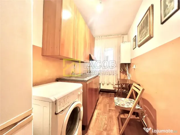 Garsoniera Decomandata Parter Zona Cora Insula Bacau - Bacau (Bacau)