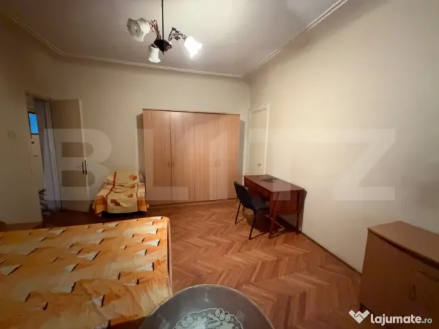 Apartament de vânzare – 4 camere + mansardă, 141 mp, Cen - Ploiesti (Prahova)