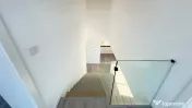 Casa individuala moderna cu 4 camere, 2 dressinguri, in Giar