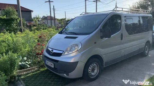 Opel Vivaro 2.0 CDTI 114 CP | 2011 | 8+1 Locuri - Targoviste (Dambovita)