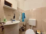 Apartament de vanzare 3 camere,2 bai, decomandat, renovat, Girocului 