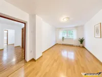 Decomandat si generos, 3 camere, 2 bai, potential de amenaja 
