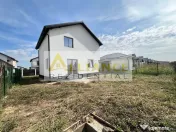 Vila de vanzare-4 camere-2 bai-Teren 350 MP