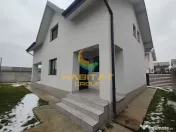 Casă P+M, 4 camere decomandate, 3 băi, teren 308mp, la cheie 