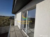 Casă 4 camere, beci, pod izolat Velux, finisaje piatră și marmură 