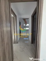 Casă 4 camere, beci, pod izolat Velux, finisaje piatră și marmură 