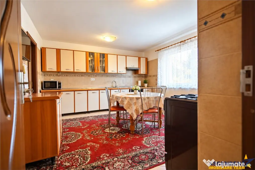 Casa individuala Sanpetru, 198 mp, teren 650 mp, 5 camere, 4 - Brasov (Brasov)