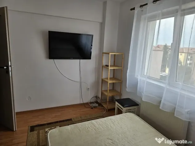 APARTAMENT 2 Camere decomandat/45MP/Pivnita/NICOLAE IORGA/pret neg.