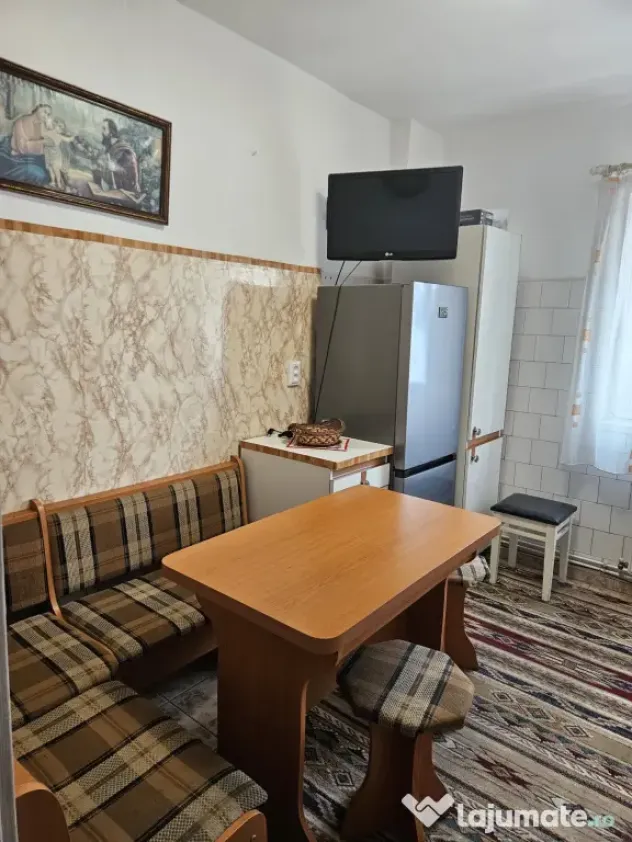 APARTAMENT 2 Camere decomandat/45MP/Pivnita/NICOLAE IORGA/pret neg.