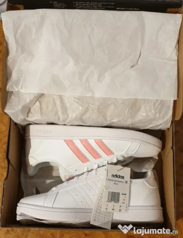 Adidasi sport pentru femei