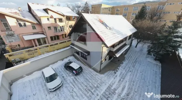 Casă cu 5 dormitoare, curte și terasă | Aurel Vlaicu | Comision 0% - Brasov (Brasov)