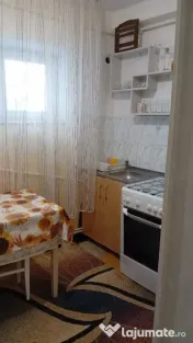 Apartament Cu 3 Camere Decomandate Zona George Enescu