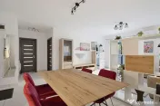Apartament modern 2 camere de vânzare, cu terasă, ultracentral Arad 