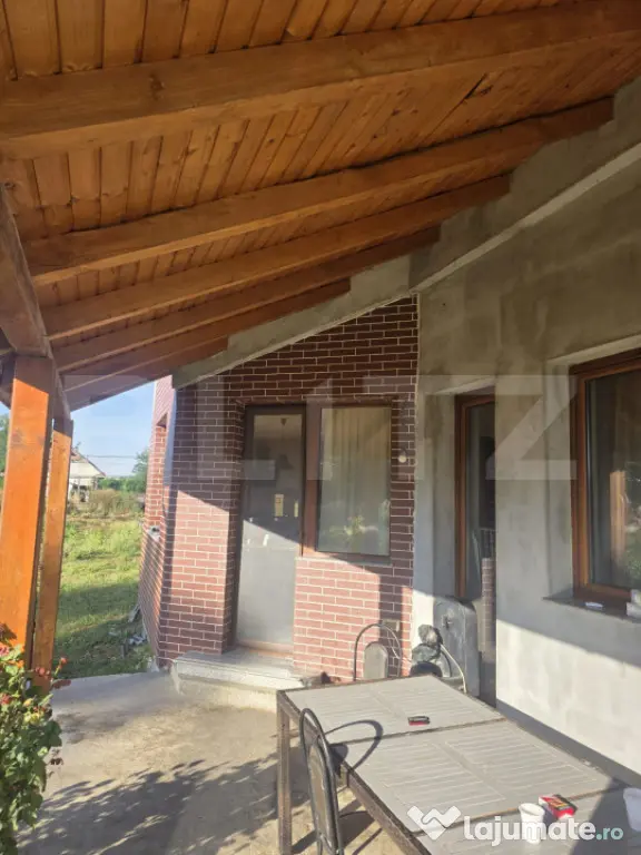 Casa de vanzare, 150 mp, teren 7850 mp, zona Pomi - Pomi (Satu-Mare)