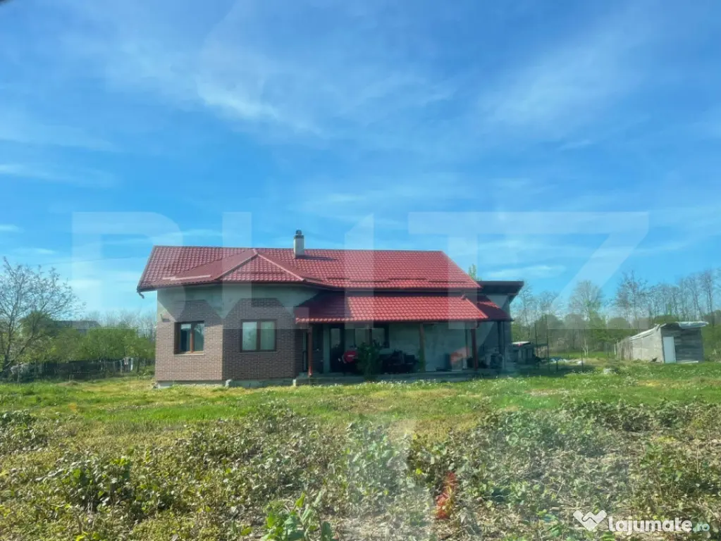Casa de vanzare, 150 mp, teren 7850 mp, zona Pomi - Pomi (Satu-Mare)
