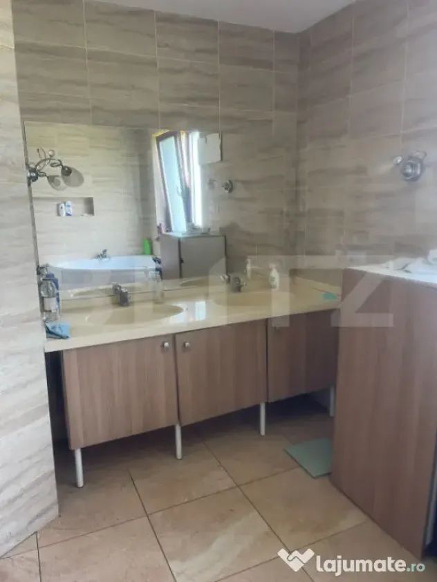 Casa de vanzare, 150 mp, teren 7850 mp, zona Pomi - Pomi (Satu-Mare)