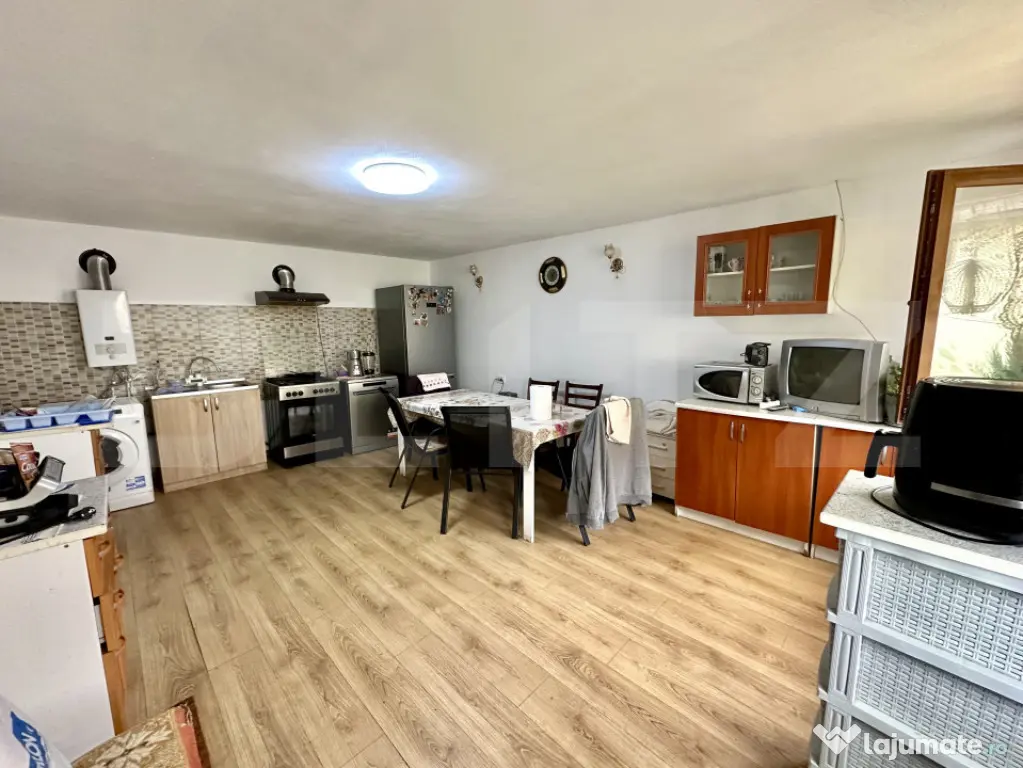 Casa individuala 3 camere,cu ANEXE,teren 2769 mp,TOTOI - Totoi (Alba)