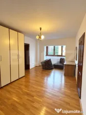 Apartament 4 camere, etaj 1 de vanzare 