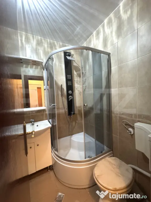 Apartament 4 camere, etaj 1 de vanzare - Brasov (Brasov)