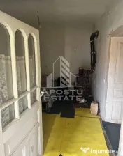 Casa veche in Recas cu teren generos de 1438 mp 