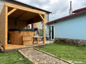 Casa cu sediu firma, atelier si apartament separat Mosnita Noua 