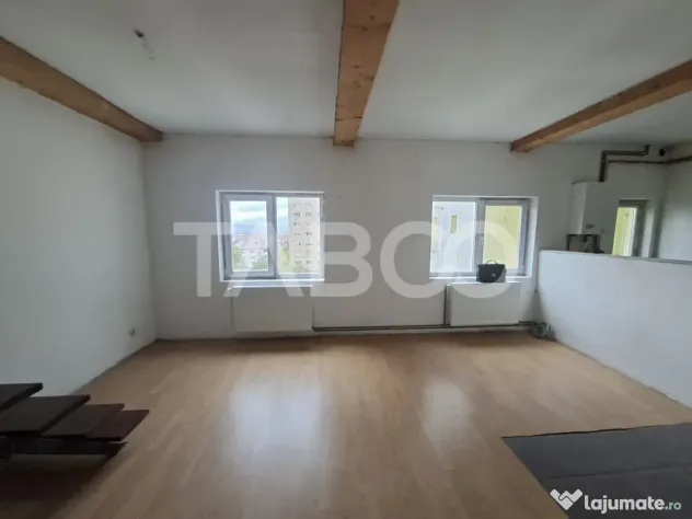 Apartament la mansarda de vanzare 3 camere Vasile Aaron - Sibiu (Sibiu)