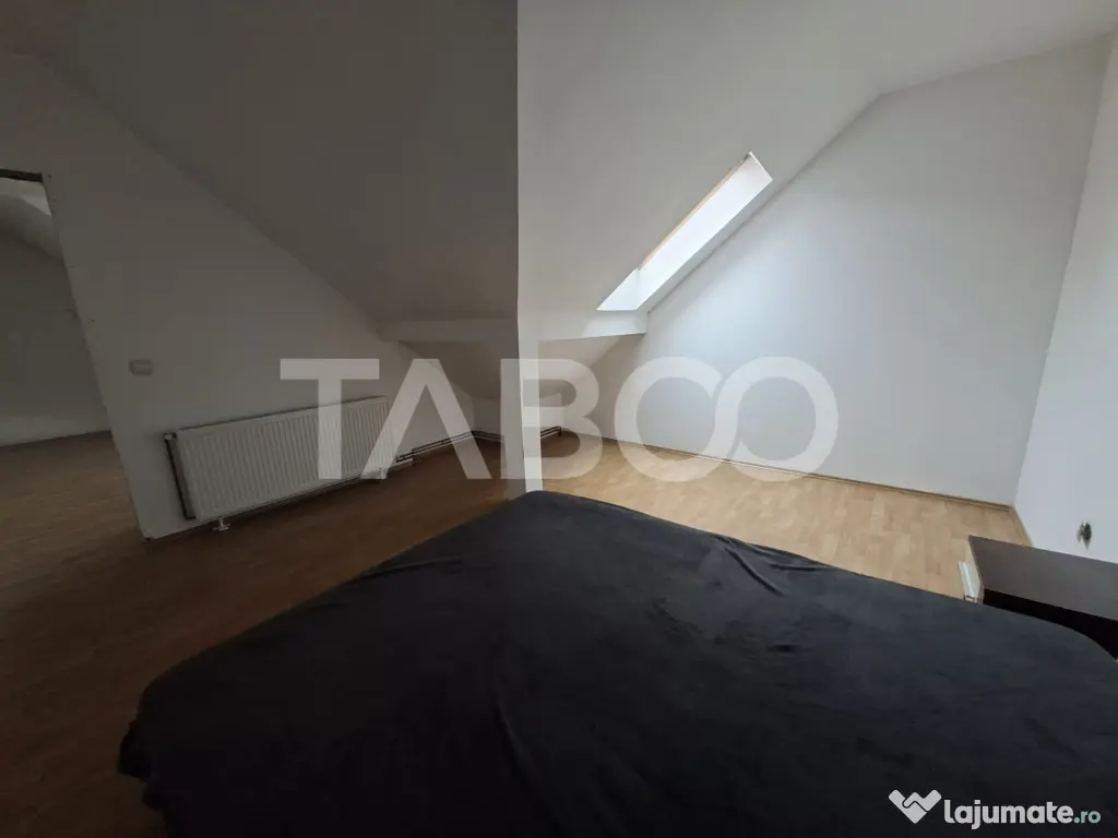 Apartament la mansarda de vanzare 3 camere Vasile Aaron - Sibiu (Sibiu)