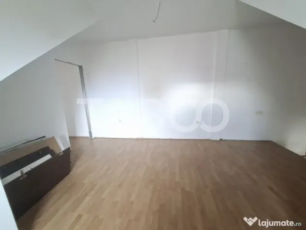 Apartament la mansarda de vanzare 3 camere Vasile Aaron - Sibiu (Sibiu)