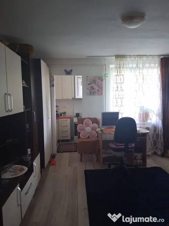 Garsoniera de vanzare