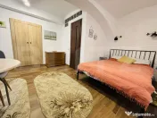 Studio cochet, ultracentral de închiriat 
