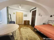 Studio cochet, ultracentral de închiriat 