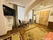 Studio cochet, ultracentral de închiriat 