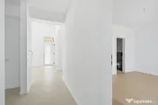 CASA TA LA MARE: PE PARTER, CU PISCINĂ PRIVATĂ! - Comision 