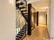 Studio nou 2026, etaj 1, parcare inclusa, acces privat, eleg 
