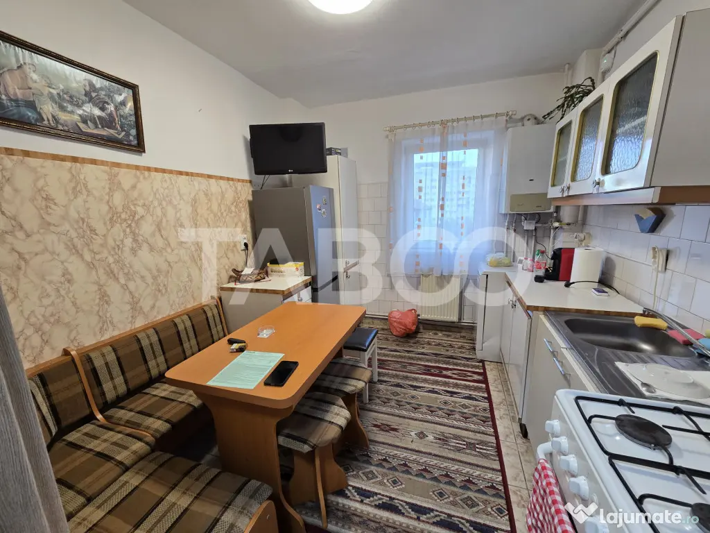 Apartament decomandat mobilat balcon pivnita zona Mihai Vite - Sibiu (Sibiu)